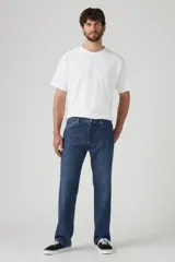 Jean de hombre de corte recto relajado, color azul oscuro.