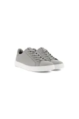 Championes urbanos Ecco Street Tray, color gris claro con suela blanca.