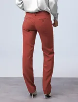 Pantalón de vestir negro, marca Zac & Rachel, con pretina con broches internos y cierre. Delantera y trasera con bolsillos.