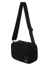 Bandolera de lona impermeable color negro, con diseño compacto, bolsillo frontal con cierre magnético y correa ajustable.
