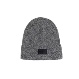 Gorro de lana gris jaspeado con parche de cuero sintético negro con el logo de O'Neill en el frente.