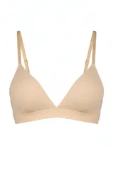 Sostén tipo triángulo color nude, sin aros y con breteles finos ajustables.