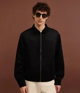 Campera masculina Marfinno de efecto gamuzado en color marrón, con cuello alto, cierre frontal de cremallera, bolsillos laterales y puños y bajo elastizados.