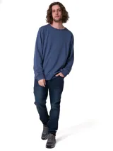 Buzo de cuello redondo Cat modelo Cat Patch French Terry Crewneck, color azul, confeccionado en felpa francesa con puños, cuello y cintura de canalé, y pequeña etiqueta con logo en el dobladillo.