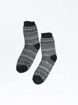 Par de medias cortas grises con talón y puntera blancos, banda superior blanca y banda inferior bordó. Poseen puntos antideslizantes en la planta del pie.