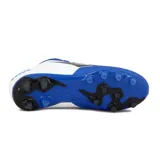 Championes de fútbol Diadora Striker II MD, color azul con detalles en blanco y negro.