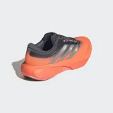 Championes de running Adidas Supernova Rise 3, color naranja con detalles en gris oscuro y plateado. Presentan empeine de tejido técnico transpirable, mediasuela con tecnología Dreamstrike+ para mayor amortiguación y suela Lighttraxion para un agarre óptimo.
