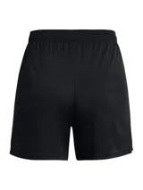 Short deportivo Under Armour de la línea Challenger, color negro, con cintura elástica y logo de la marca estampado en contraste en la pierna.