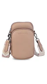 Bandolera compacta color rojo con textura de cuero, correa regulable y desmontable con diseño de rayas rojas y blancas. Cuenta con bolsillos frontales y cierre, interior forrado en tela.