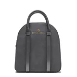Mochila estructurada compacta de símil gamuza color gris oscuro, con doble asa corta superior y correas traseras regulables. Presenta herrajes metálicos dorados y el logo "XL Extra Large" en dorado en el frente. Cuenta con un compartimento principal con cierre superior y un bolsillo interno con cierre.