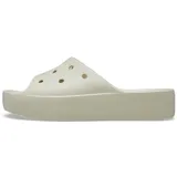 Sandalias Crocs modelo Classic Platform Slide, color negro, con diseño de plataforma alta, tira superior con perforaciones para dijes Jibbitz y plantilla cómoda.