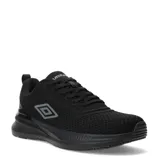 Championes urbanos Umbro modelo Lyro, color negro con detalles en gris. Confeccionados en tejido de malla transpirable, cuentan con el logo de la marca en el lateral y una suela de goma resistente.