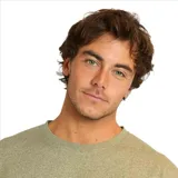 Remera verde de manga corta con estampado del logo de Maui and Sons en el pecho. Tejido jaspeado con mezcla de algodón y poliéster.