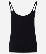 Blusa básica negra de breteles finos, confeccionada en malla de algodón peruano con escote redondo.