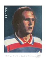 Buzo de felpa con medio cierre, diseño a bloques de color azul, blanco y rojo.