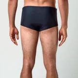 Traje de baño tipo slip de hombre Fila, modelo Basic II, en color gris grafito, con diseño clásico de natación y sutil logo de la marca en el lateral.