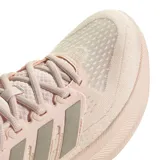Championes de running Adidas modelo Ultrarun 5 W, color rosado con detalles en tono más oscuro. Presentan una construcción en malla transpirable, sistema de amortiguación Cloudfoam con tecnología Bounce 2.0 y suela Adiwear para mayor tracción y durabilidad.