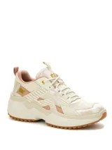 Zapatillas Caterpillar Hasten Mesh color beige con detalles en rosa y suela marrón.