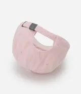 Gorro tipo gorra de béisbol color rosado, con visera curva y diseño liso.