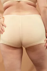 Short color piel de tiro alto, pierna larga, confeccionado en algodón elastizado.