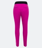 Pantalón de vestir rojo con corte cigarette, bolsillos delanteros y aberturas laterales en el ruedo.