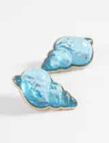 Aros colgantes con forma de caracol color azul con borde dorado.