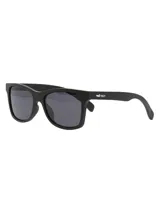 Lentes de sol RKF Portofino para hombre, con montura cuadrada negra y lentes grises. Incluye estuche rígido marrón y paño de limpieza verde.