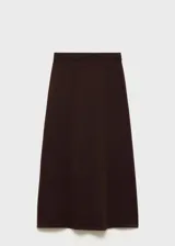 Falda midi de punto fino con diseño evasé, tiro medio y cintura elástica. Confeccionada en una mezcla de lana y poliéster.