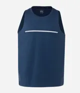 Musculosa deportiva de corte regular, confeccionada en tejido técnico con tecnología Dry para mayor transpirabilidad. Presenta cuello redondo y una banda reflectante horizontal en el pecho.