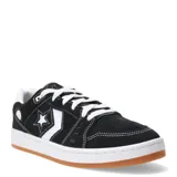 Championes Converse modelo AS-1 Pro, color negro con detalles en blanco. Presentan capellada de gamuza con costuras visibles, el icónico logo de estrella y chevrón en el lateral, cordones blancos y suela de goma color caramelo.