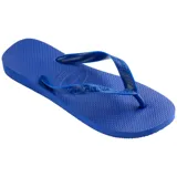 Ojotas Havaianas modelo Top, color azul, con diseño clásico de goma y tiras con relieve de la marca.