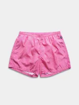 Short de baño rosado con estampado de lunares blancos, cintura elástica y cordón ajustable.