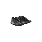 Championes Salomon x MM6 Maison Margiela de corte bajo, color negro con detalles en gris y suela con amortiguación.