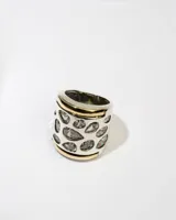 Anillo ancho de plata 925 con doble baño de oro y circonias blancas.