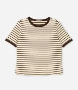 Blusa baby look de rib con rayas horizontales beige y marrón, cuello redondo y puños en color marrón contrastante.