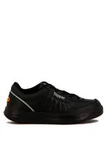 Championes deportivos Topper modelo X Forcer, color negro con detalles en celeste y naranja, con cordones y suela de goma.