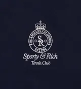 Campera deportiva azul marino con cierre frontal, cuello alto, puños y bajo acanalados. Presenta logo bordado en el pecho y detalle de rayas blancas en las mangas.