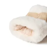 Guantes sin dedos de color beige con bordes de piel sintética blanca, confeccionados en material tipo gamuza.