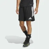 Short de entrenamiento Adidas Tiro 26 League color negro, con las icónicas tres bandas blancas en los laterales y logo de la marca en el frente. Cuenta con bolsillos laterales con cierre y paneles de malla para mayor transpirabilidad.