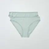 Pack de dos braguitas clásicas de algodón color verde agua con terminaciones de puntilla.