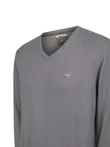 Sweater de punto color gris con escote en V y manga larga, de diseño clásico y ajuste cómodo.