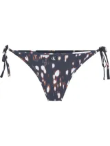 Parte inferior de bikini con estampado abstracto en tonos marrones, grises y blancos. Tiene tiras laterales para atar y el logo de Calvin Klein en la parte trasera.