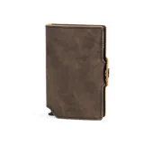 Billetera tipo tarjetero de cuero marrón oscuro con efecto envejecido y costuras visibles. Cuenta con un mecanismo de expulsión de tarjetas y clip para billetes.