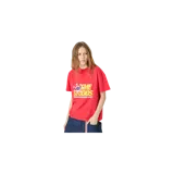 Remera oversize roja de manga corta, con cuello redondo y diseño gráfico estampado en el pecho con las palabras "EME STUDIOS" y detalles de estrellas.