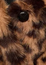 Abrigo corto de piel sintética con estampado de leopardo, cuello de solapa, cierre frontal de botones y bolsillos laterales.