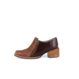 Botín marrón con estampado reptil, cierre lateral con cremallera y taco de madera.