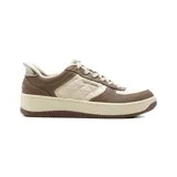 Championes urbanos Skechers Slip-ins Court 2.0 Cozy Fit Daily Journey, combinación de marrón y beige, con diseño acolchado romboidal en los laterales, plataforma blanca y suela marrón.