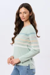 Buzo tejido de algodón con diseño de rayas horizontales en tonos azules, beige y rosado, cuello redondo y manga larga.
