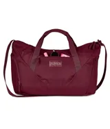 Bolso deportivo tipo duffel de la marca Jansport, color bordó, con compartimento principal con cierre, asas de mano y correa ajustable para el hombro.