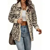 Sobre camisa de pana con estampado animal print, cuello camisero, mangas largas y cierre frontal con botones.